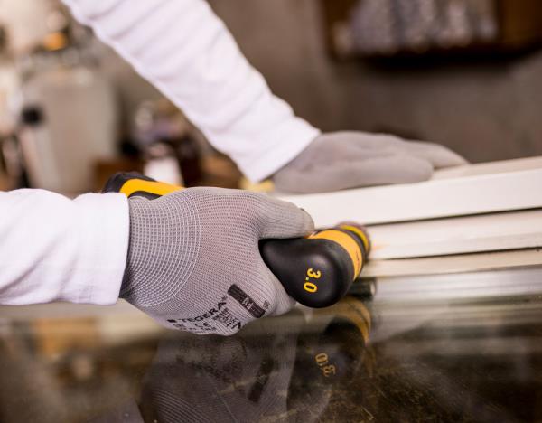 Grote foto mirka aos b 130 accu schuurmachine met 32mm diameter pad max 12v 2 5ah met 3 mm uitslag doe het zelf en verbouw materialen en producten