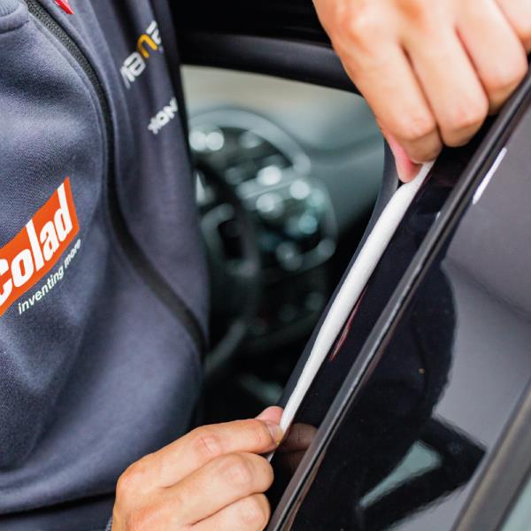 Grote foto colad foam masking tape voor het afdichten van naden bij het verfspuiten 9080xx doe het zelf en verbouw materialen en producten