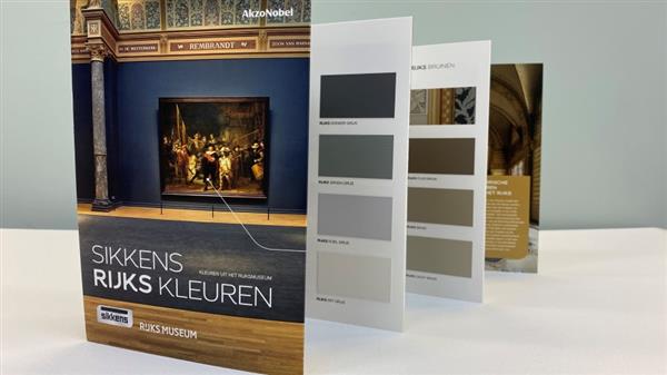 Grote foto sikkens rijkskleurenwaaier uitvouwbare kleurenkaart opvolger van de rijks kleurenwaaier klk rijk doe het zelf en verbouw materialen en producten