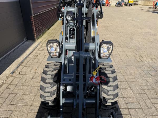 Grote foto giant g1500 minishovel nieuw met klapdak agrarisch shovels