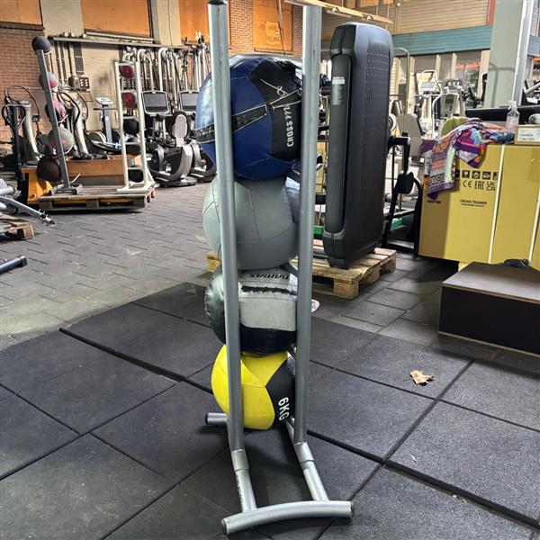 Grote foto ballen rek incl. medicijnballen sport en fitness fitness