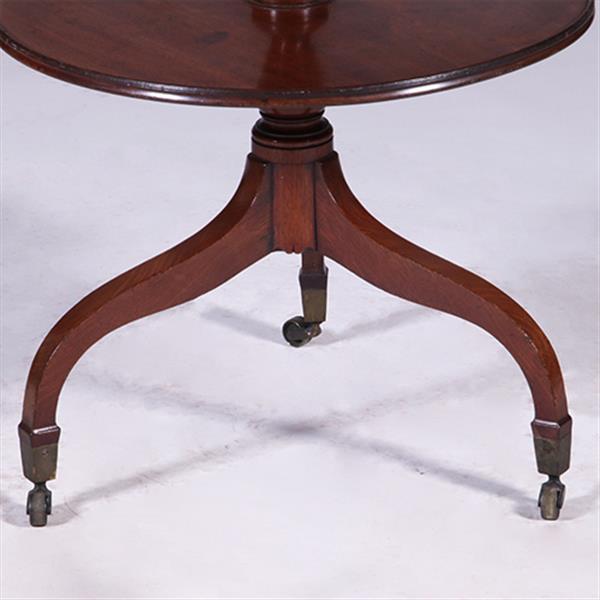 Grote foto grote 18e eeuwse dumb waiter met drie roterende bladen no.381220 antiek en kunst stoelen en banken