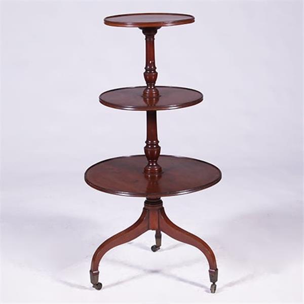 Grote foto grote 18e eeuwse dumb waiter met drie roterende bladen no.381220 antiek en kunst stoelen en banken