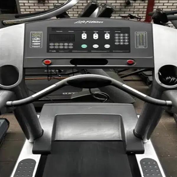 Grote foto life fitness clst integrity loopband sport en fitness fitness