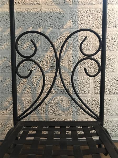 Grote foto een decoratief antiek item als houder voor objecten uniek object maar 1 beschikbaar tuin en terras tuindecoratie