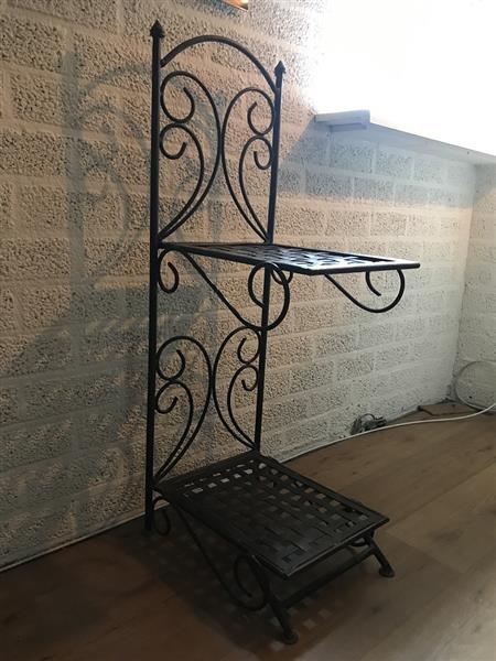 Grote foto een decoratief antiek item als houder voor objecten uniek object maar 1 beschikbaar tuin en terras tuindecoratie