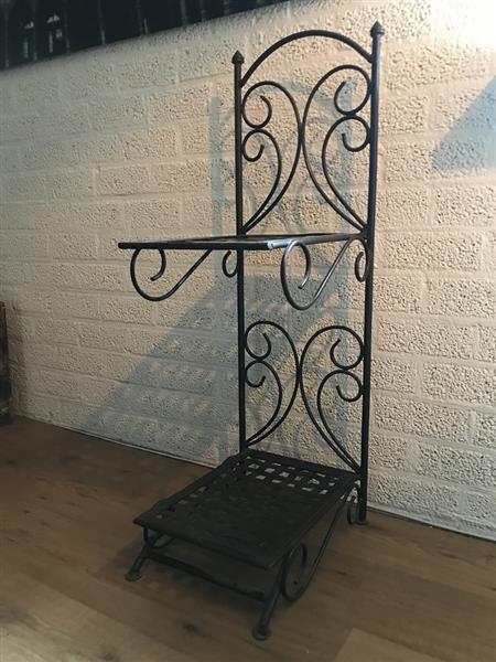 Grote foto een decoratief antiek item als houder voor objecten uniek object maar 1 beschikbaar tuin en terras tuindecoratie