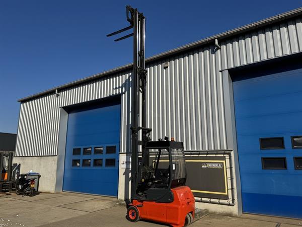 Grote foto vs 22653 elektrische heftruck linde e16 335 agrarisch heftrucks