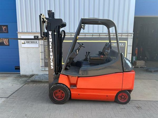 Grote foto vs 22644 elektrische triplex heftruck linde e30 agrarisch heftrucks