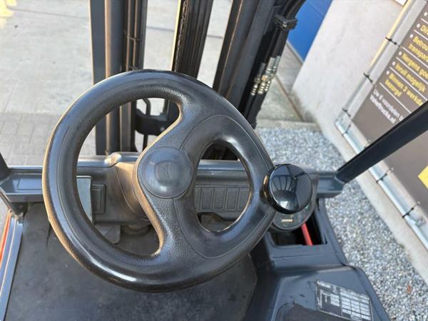 Grote foto vs 22644 elektrische triplex heftruck linde e30 agrarisch heftrucks