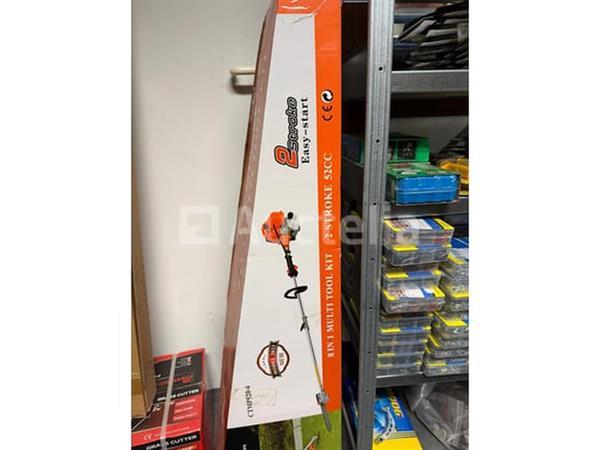 Grote foto benzine grasmaaier en 8 in 1 benzine gereedschap doe het zelf en verbouw onderdelen en accessoires