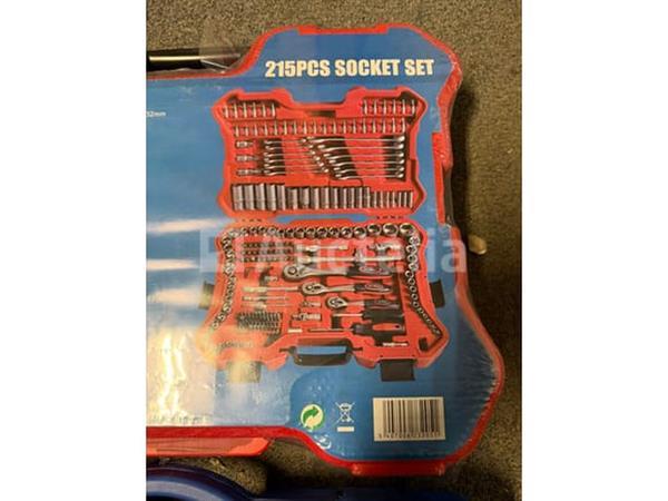 Grote foto 215 delige doppen set en ratel set tot 50mm doe het zelf en verbouw onderdelen en accessoires