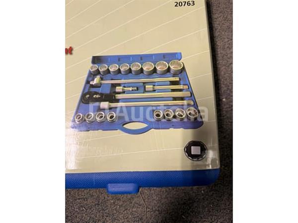 Grote foto 215 delige doppen set en ratel set tot 50mm doe het zelf en verbouw onderdelen en accessoires