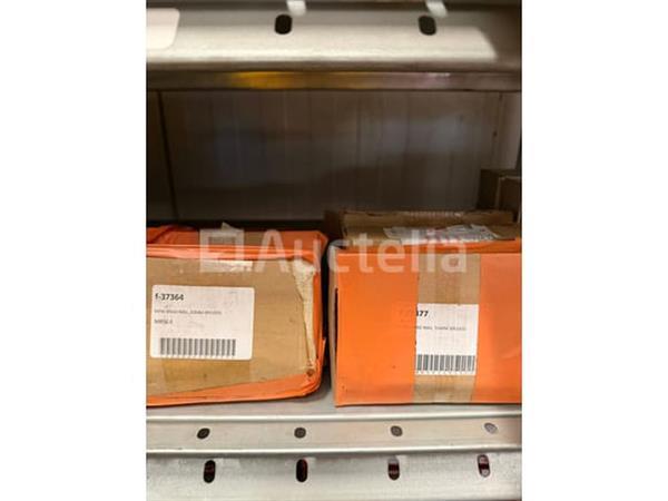 Grote foto grote partij bevestigingsmaterialen. schroeven ankers bouten en moeren waaronder rvs doe het zelf en verbouw onderdelen en accessoires