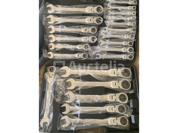 Grote foto extra lage garagekrik 4 ton en een 22 delige ringratel steeksleutel set 6 32mm doe het zelf en verbouw onderdelen en accessoires