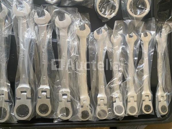 Grote foto extra lage garagekrik 4 ton en een 22 delige ringratel steeksleutel set 6 32mm doe het zelf en verbouw onderdelen en accessoires