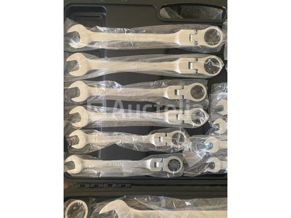 Grote foto extra lage garagekrik 4 ton en een 22 delige ringratel steeksleutel set 6 32mm doe het zelf en verbouw onderdelen en accessoires