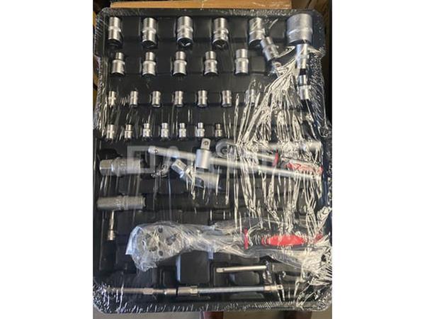 Grote foto 399 delige gereedschaps trolley 22 delige ringratel steeksleutel set 6 32mm en lange bougiesleutel doe het zelf en verbouw onderdelen en accessoires