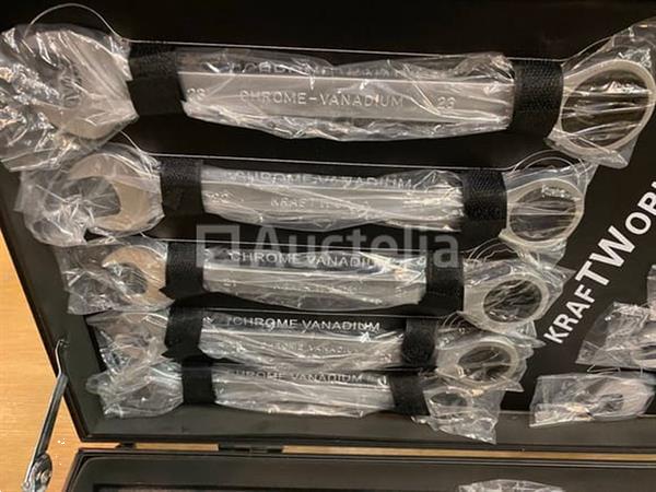 Grote foto 399 delige gereedschaps trolley 22 delige ringratel steeksleutel set 6 32mm en lange bougiesleutel doe het zelf en verbouw onderdelen en accessoires