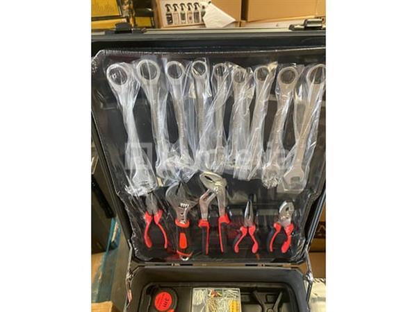 Grote foto 399 delige gereedschaps trolley 22 delige ringratel steeksleutel set 6 32mm en lange bougiesleutel doe het zelf en verbouw onderdelen en accessoires