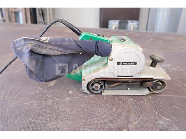 Grote foto hitachi sb 110 bandschuurmachine doe het zelf en verbouw ijzerwaren en bevestigingsmiddelen