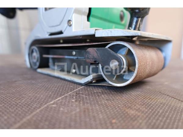 Grote foto hitachi sb 110 bandschuurmachine doe het zelf en verbouw ijzerwaren en bevestigingsmiddelen