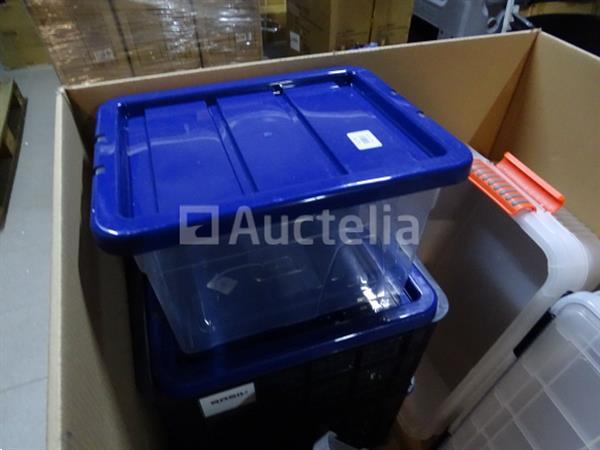 Grote foto pallet met verschillende bakken zie foto agrarisch oogstmachines