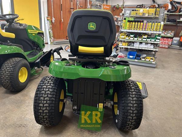 Grote foto john deere x127 777364 tuin en terras zitmaaiers