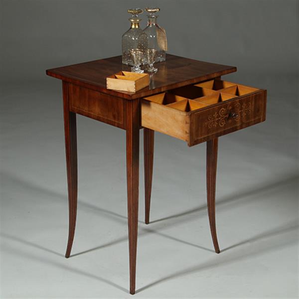 Grote foto bijna vierkante biedermeier bijzettafel mooi ingelegd met lade met vakverdeling ca 1830 no.361830 antiek en kunst stoelen en banken