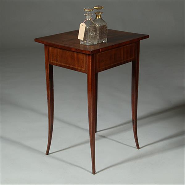 Grote foto bijna vierkante biedermeier bijzettafel mooi ingelegd met lade met vakverdeling ca 1830 no.361830 antiek en kunst stoelen en banken