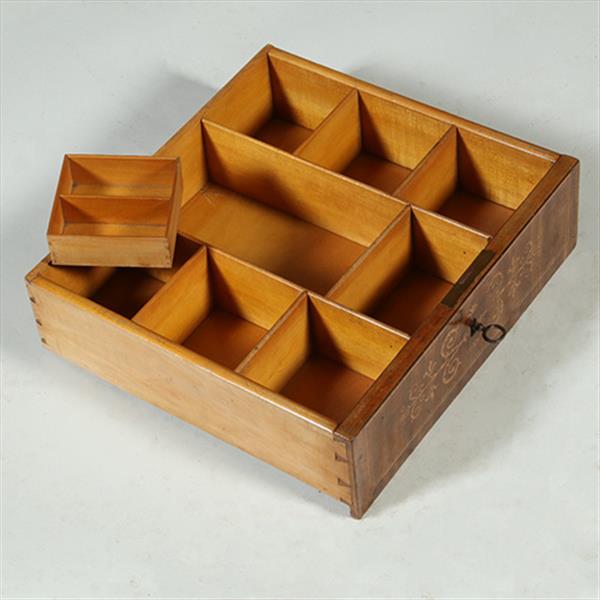 Grote foto bijna vierkante biedermeier bijzettafel mooi ingelegd met lade met vakverdeling ca 1830 no.361830 antiek en kunst stoelen en banken