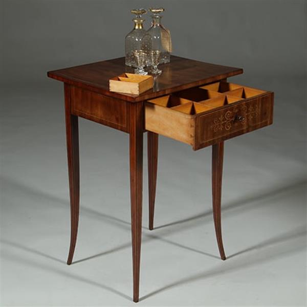 Grote foto bijna vierkante biedermeier bijzettafel mooi ingelegd met lade met vakverdeling ca 1830 no.361830 antiek en kunst stoelen en banken
