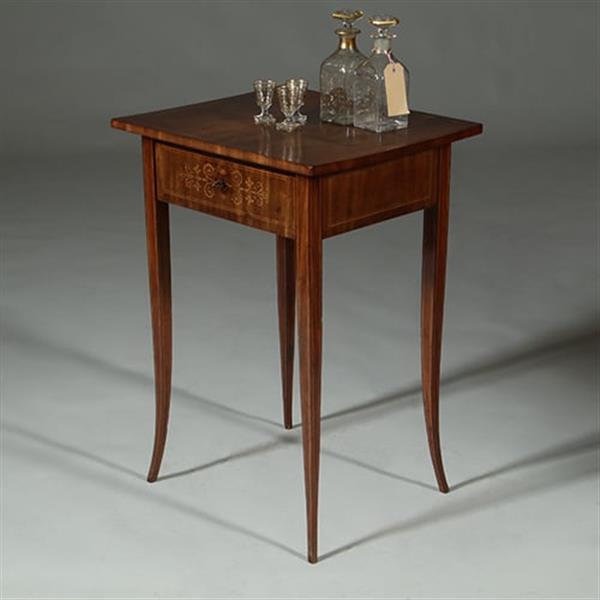 Grote foto bijna vierkante biedermeier bijzettafel mooi ingelegd met lade met vakverdeling ca 1830 no.361830 antiek en kunst stoelen en banken