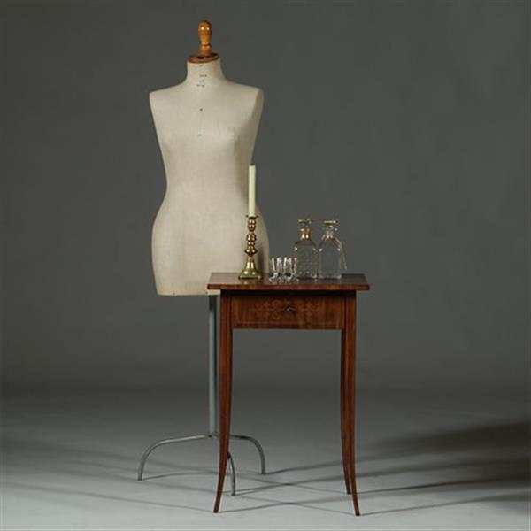 Grote foto bijna vierkante biedermeier bijzettafel mooi ingelegd met lade met vakverdeling ca 1830 no.361830 antiek en kunst stoelen en banken