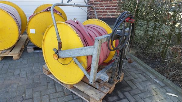 Grote foto aquaco hydraulische oprolbare haspels met slang en sproeiers tuin en terras overige tuin en terras