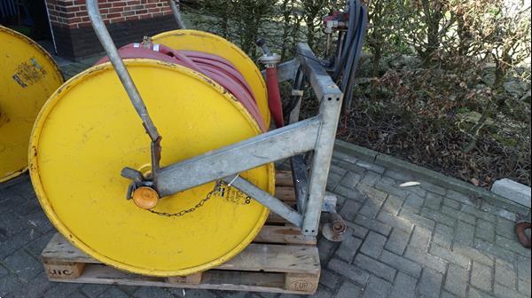 Grote foto aquaco hydraulische oprolbare haspels met slang en sproeiers tuin en terras overige tuin en terras
