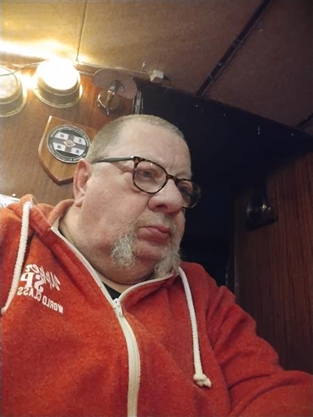 Grote foto vriendin gezocht contacten en berichten man zoekt vrouw