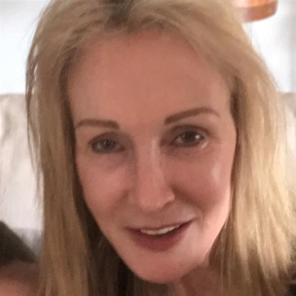 Grote foto zullen we beginnen met latten contacten en berichten vrouw zoekt man