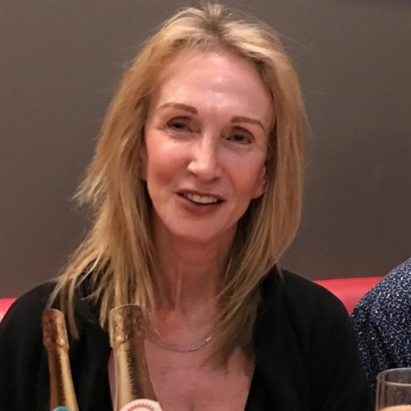 Grote foto zullen we beginnen met latten contacten en berichten vrouw zoekt man