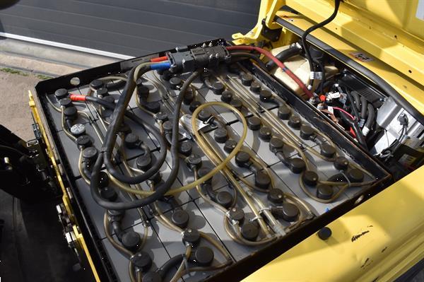 Grote foto hyster 1600kg elektrisch met vorkversteller agrarisch heftrucks