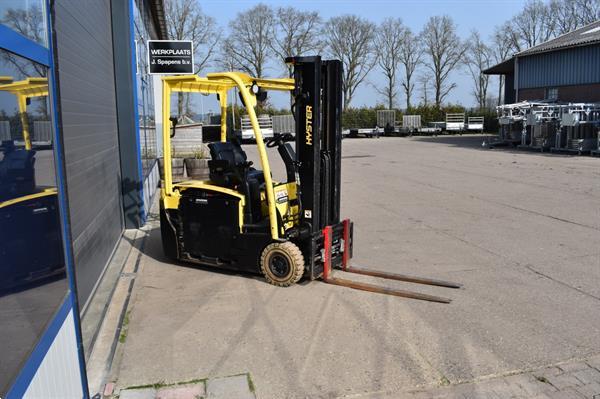 Grote foto hyster 1600kg elektrisch met vorkversteller agrarisch heftrucks