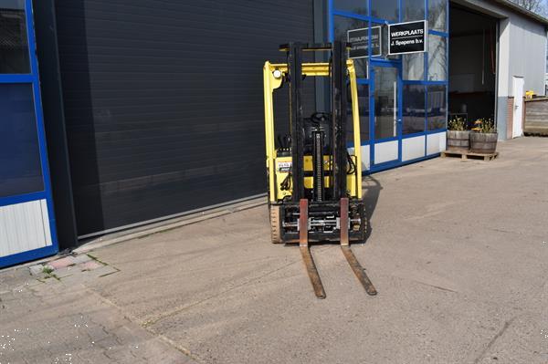 Grote foto hyster 1600kg elektrisch met vorkversteller agrarisch heftrucks