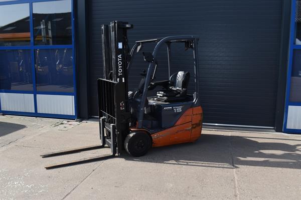 Grote foto toyota 1500kg elektrische triple sideshift heftruck agrarisch heftrucks