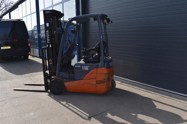 Grote foto toyota 1500kg elektrische triple sideshift heftruck agrarisch heftrucks