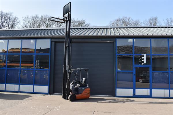 Grote foto toyota 1500kg elektrische triple sideshift heftruck agrarisch heftrucks