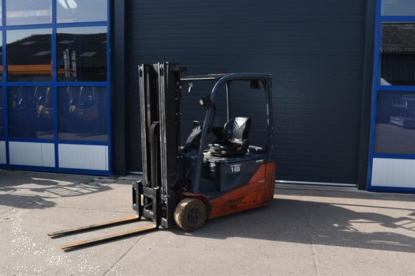 Grote foto toyota 1800kg elektrische triple sideshift heftruck agrarisch heftrucks