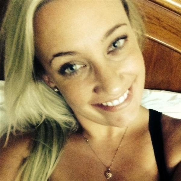 Grote foto hallo. ja nu moet ik iets over mezelf zeggen. contacten en berichten vrouw zoekt man