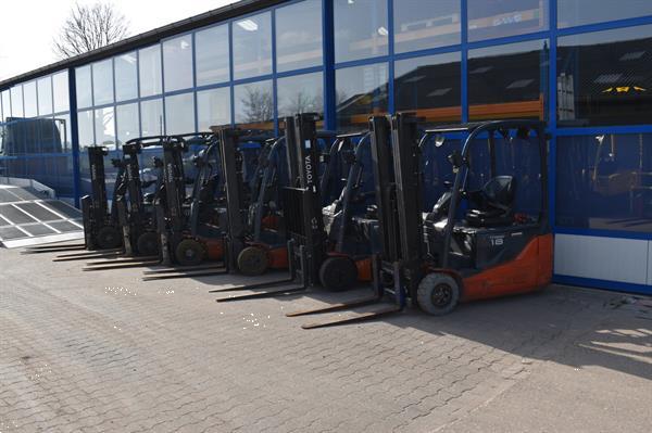 Grote foto toyota 1800kg elektrische triple sideshift heftruck agrarisch heftrucks