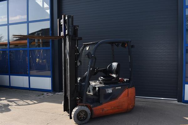 Grote foto toyota 1800kg elektrische triple sideshift heftruck agrarisch heftrucks