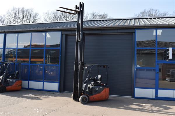 Grote foto toyota 1800kg elektrische triple sideshift heftruck agrarisch heftrucks